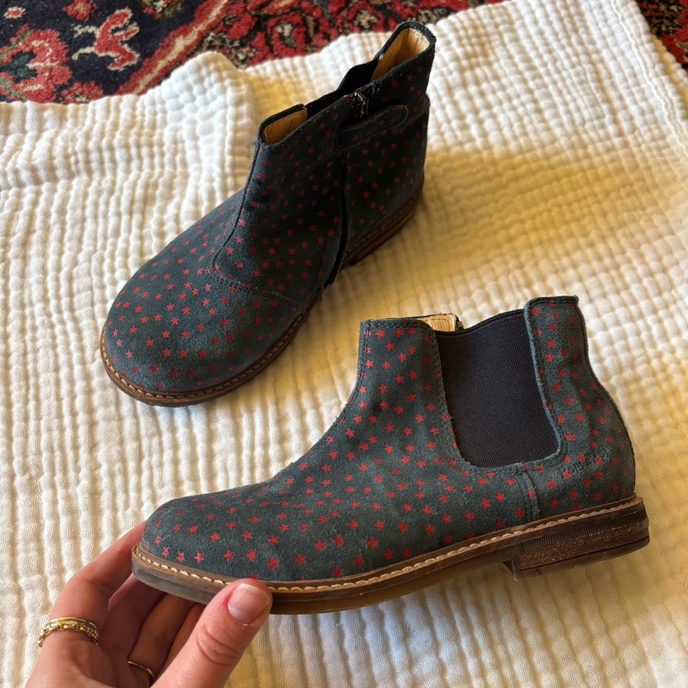 Pom D'Api Kids Green Suede Chelsea Boots with Red Star Print